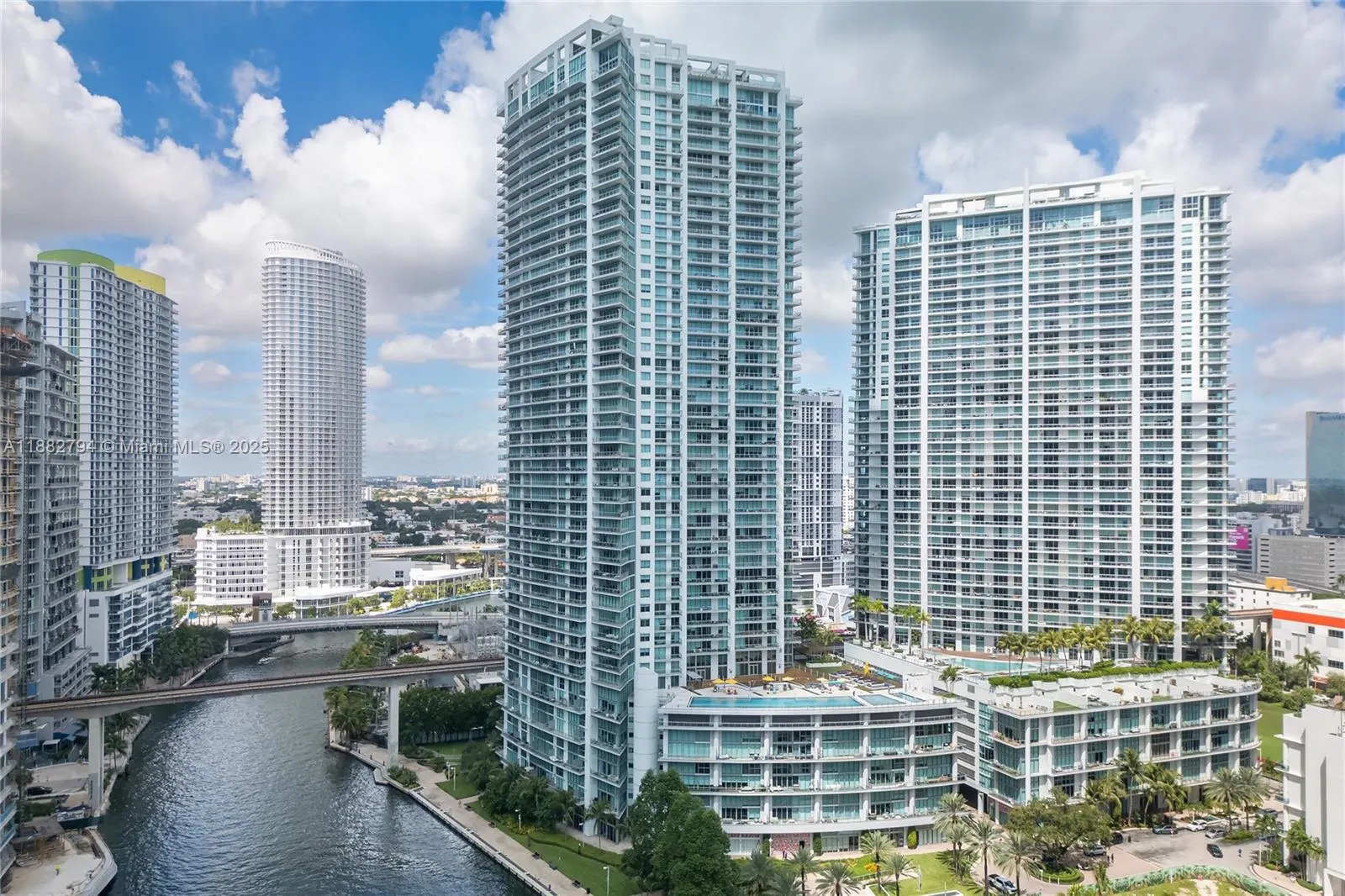 92 SW 3rd St, #3512