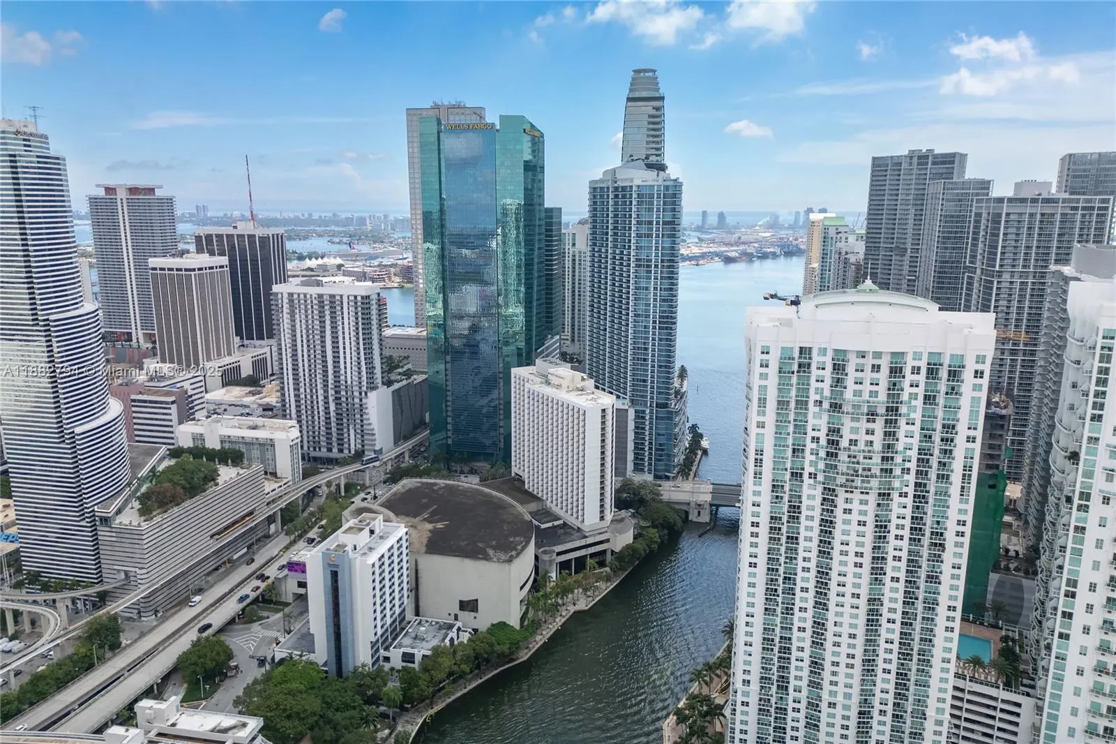 92 SW 3rd St, #3512