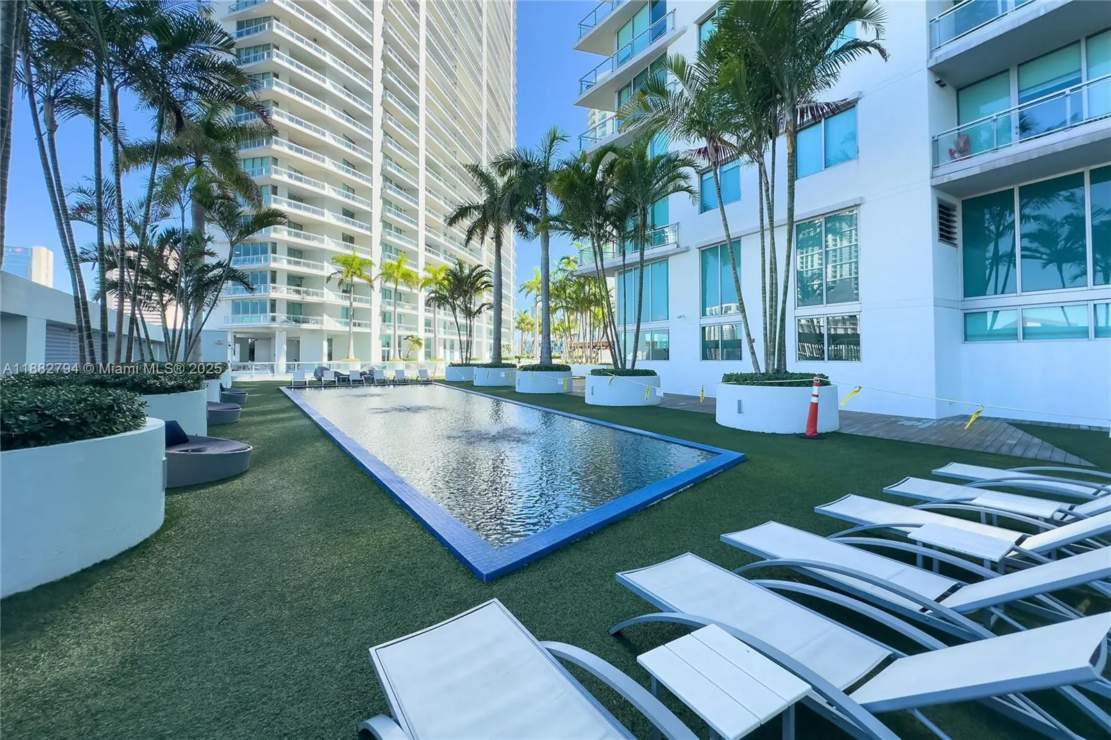 92 SW 3rd St, #3512
