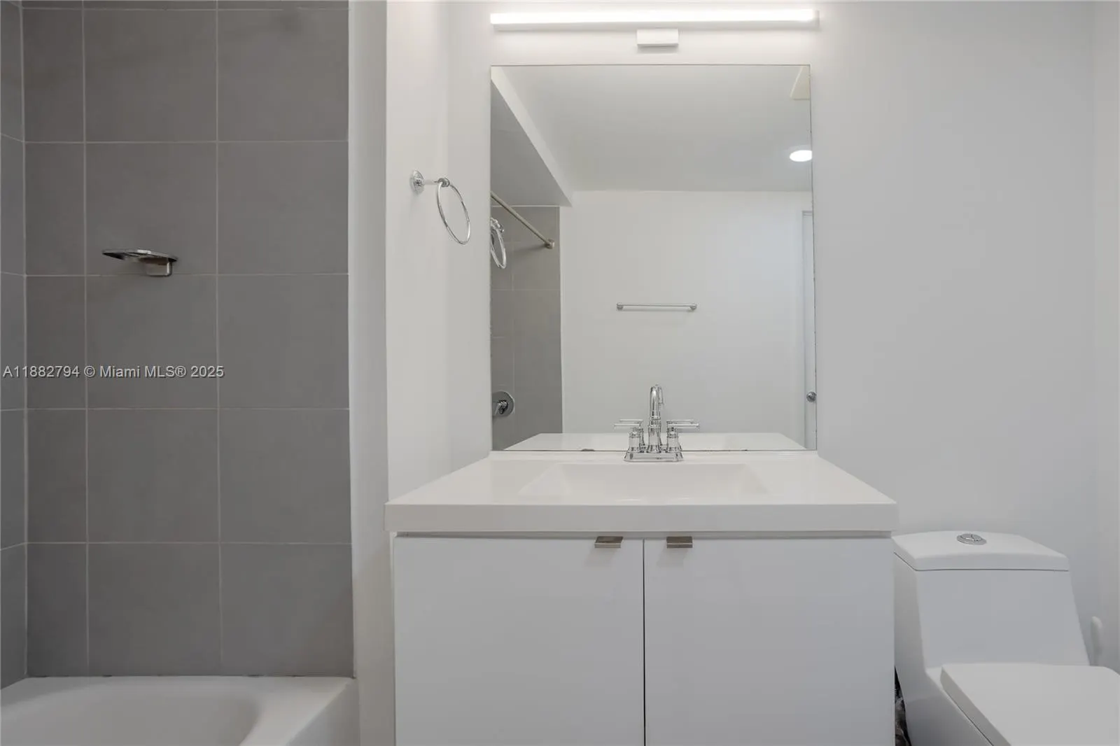 92 SW 3rd St, #3512