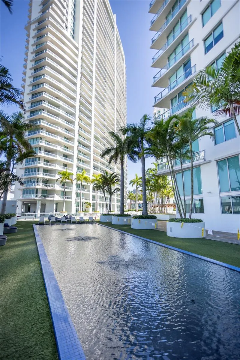 92 SW 3rd St, #3512