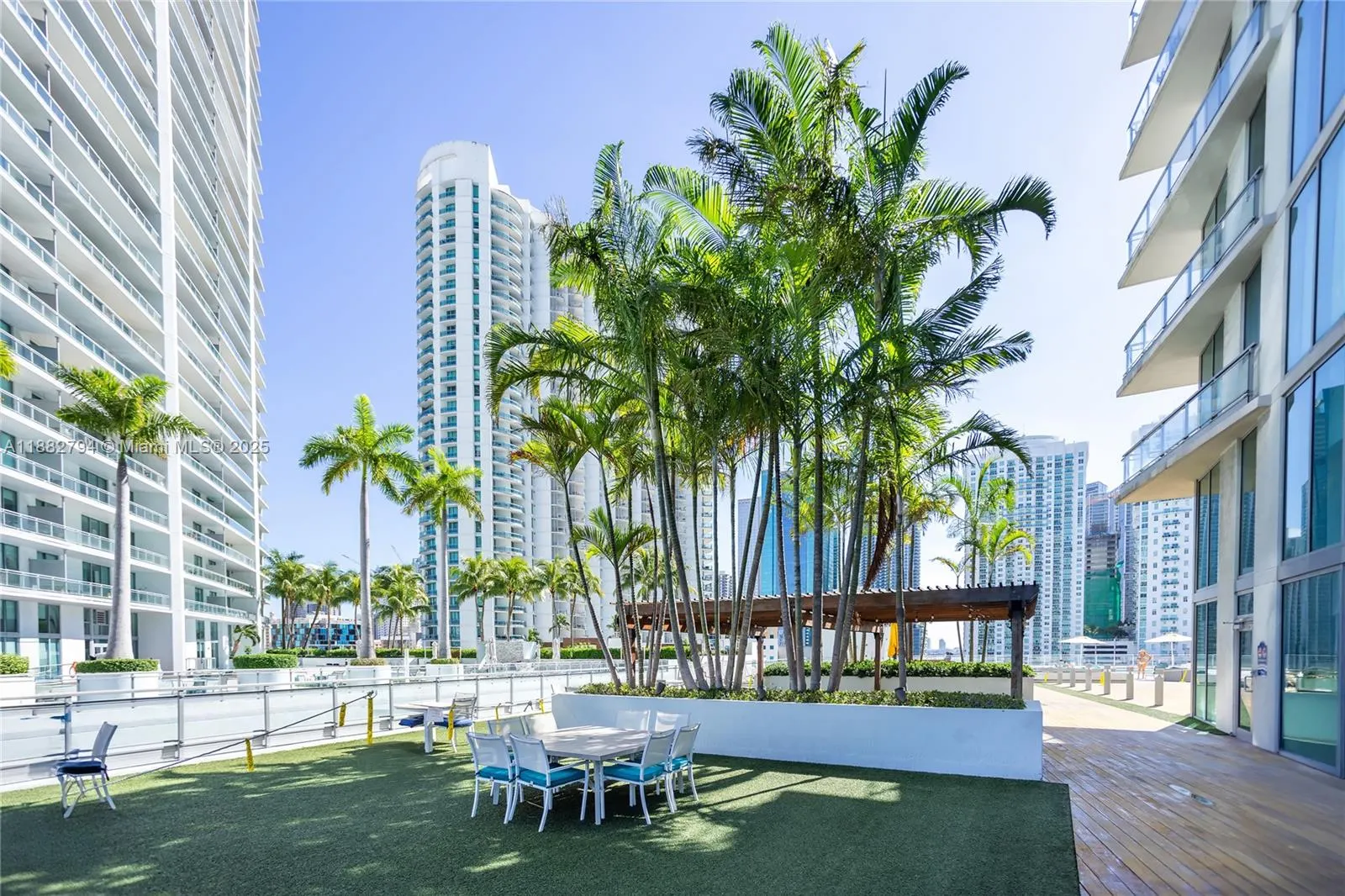 92 SW 3rd St, #3512
