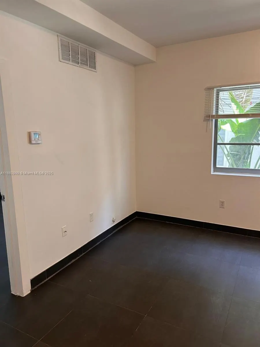 1600 Euclid Ave, #105