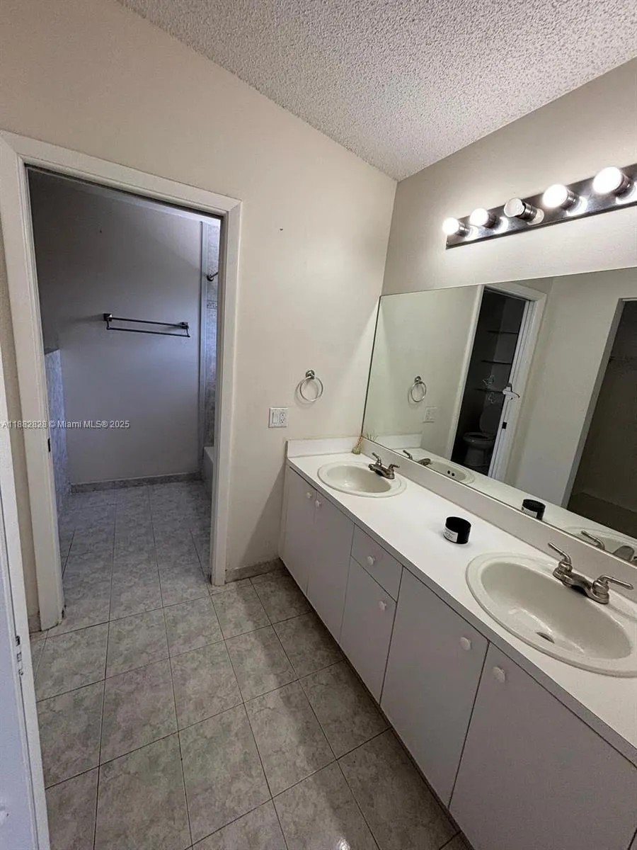 1133 SE 13th Ter