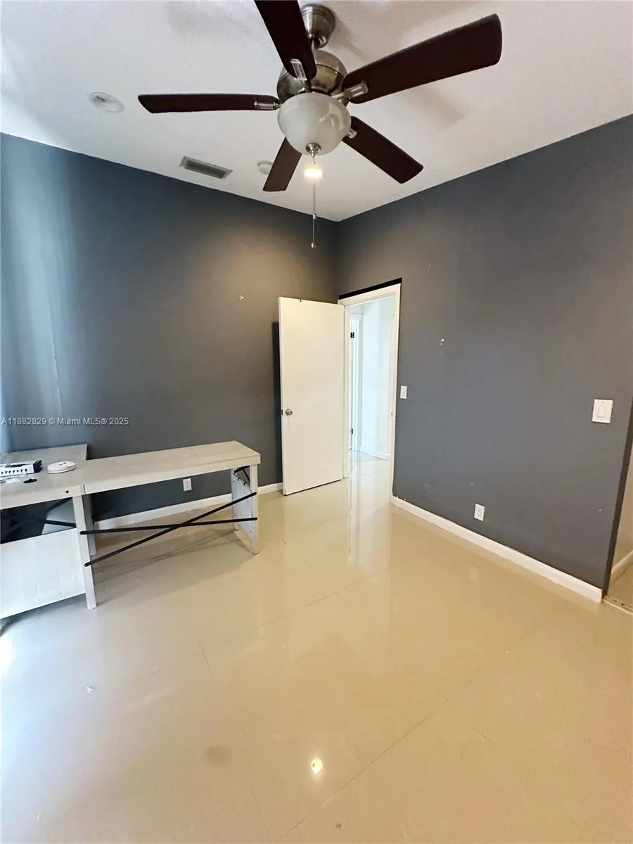 313 Hendricks Isle, #3
