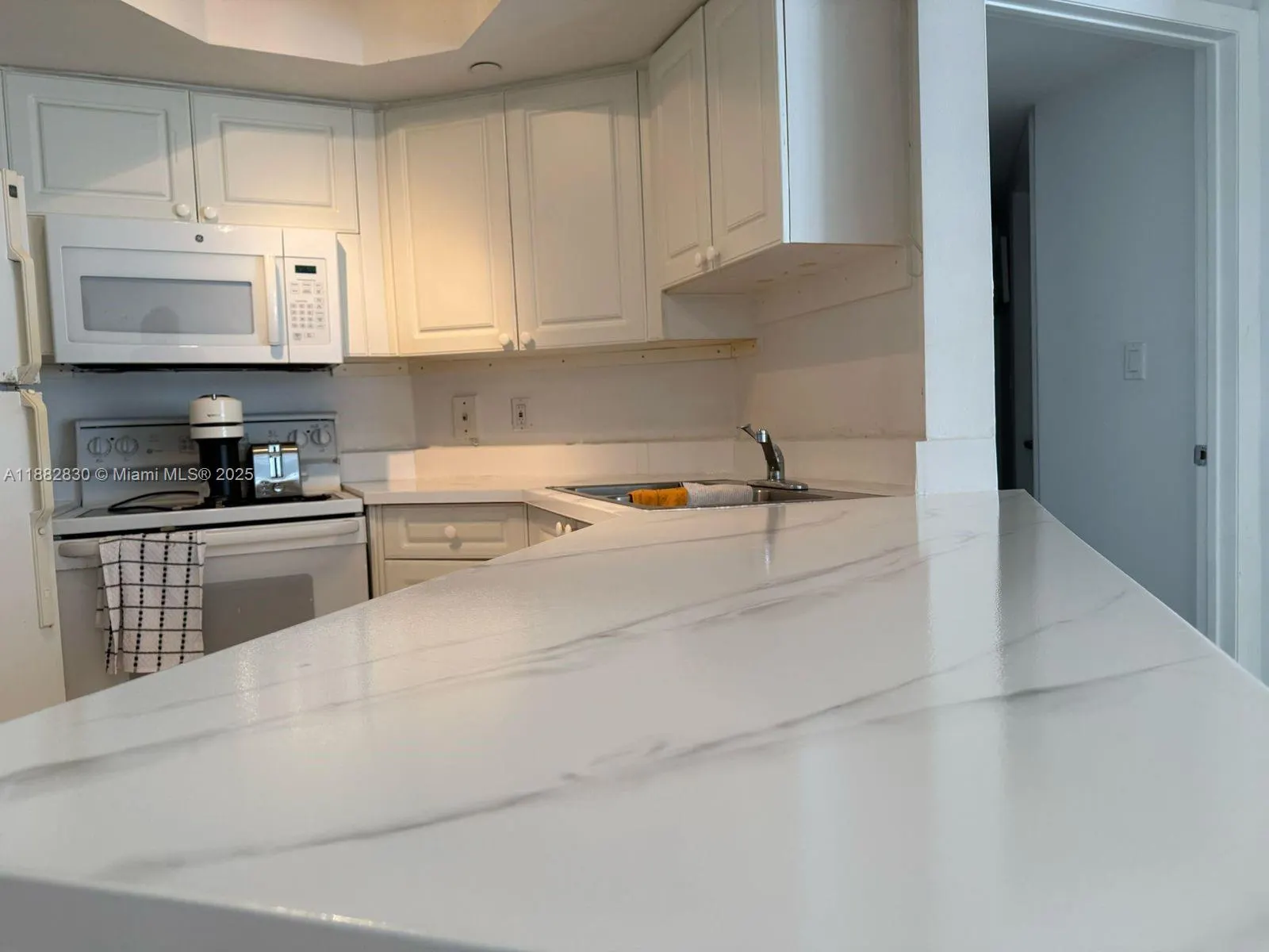 8911 Collins Ave, #203