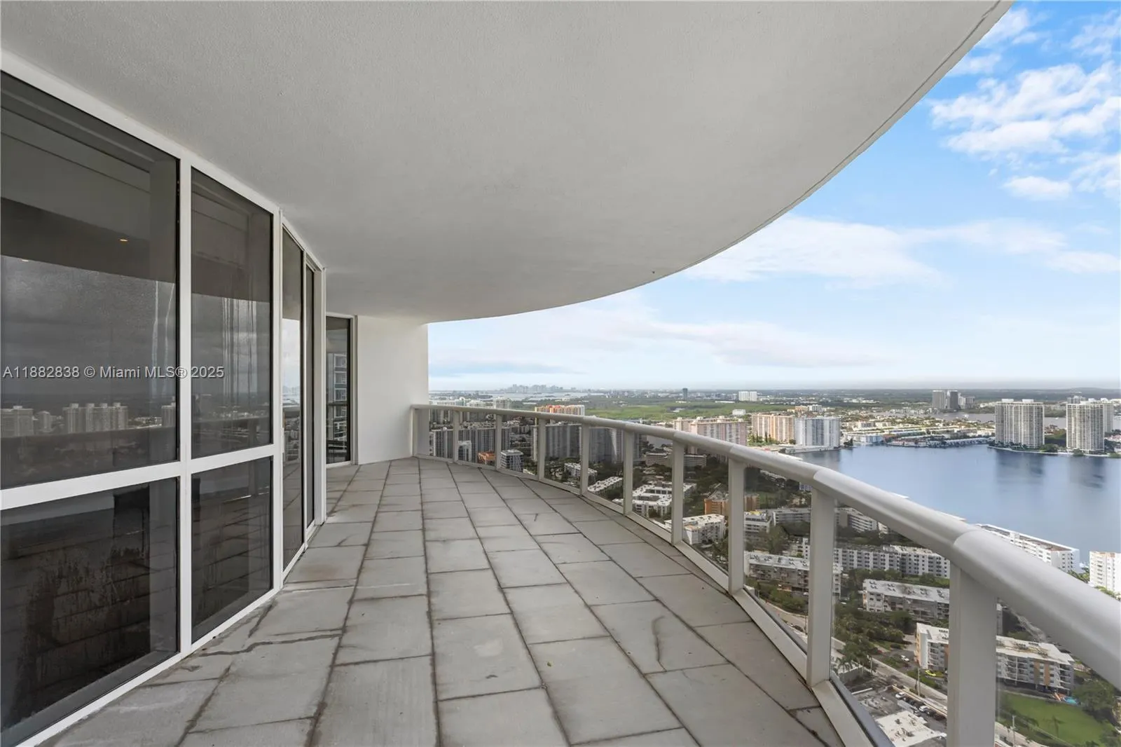 18201 Collins Ave, #5301