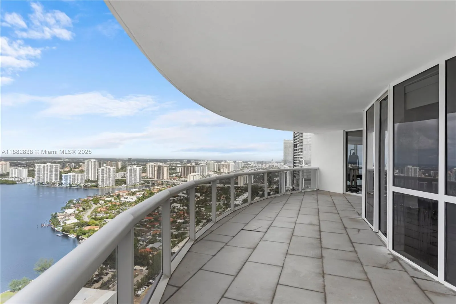 18201 Collins Ave, #5301