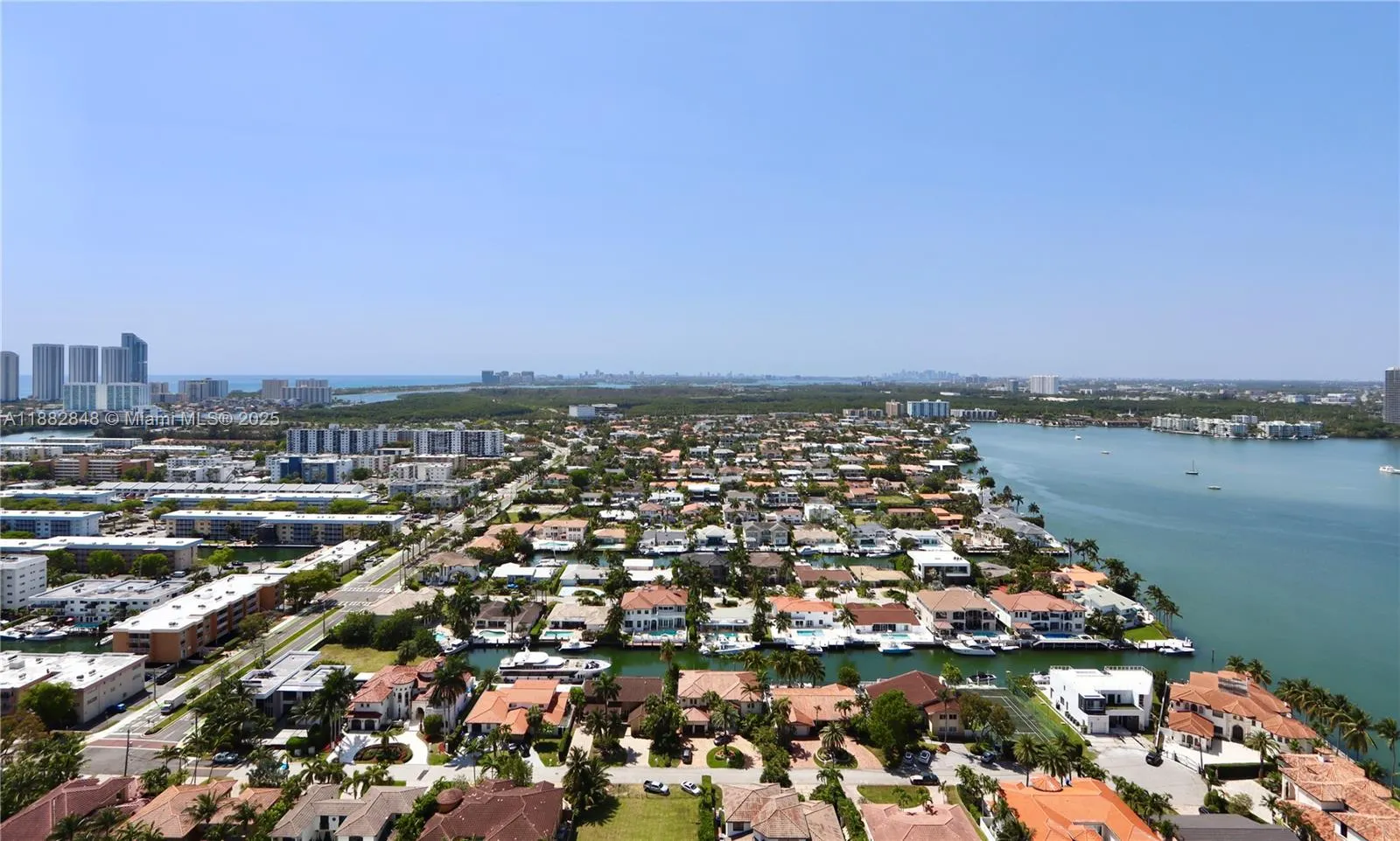 1000 Island Blvd, #PH2