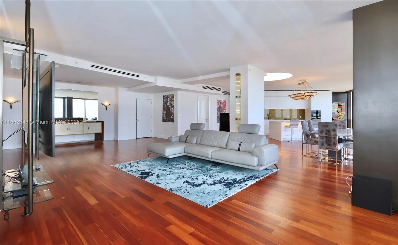 1000 Island Blvd, #PH2