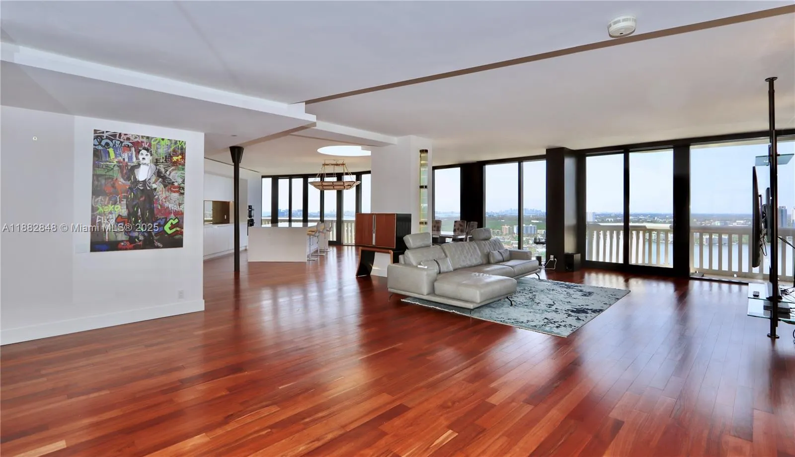 1000 Island Blvd, #PH2