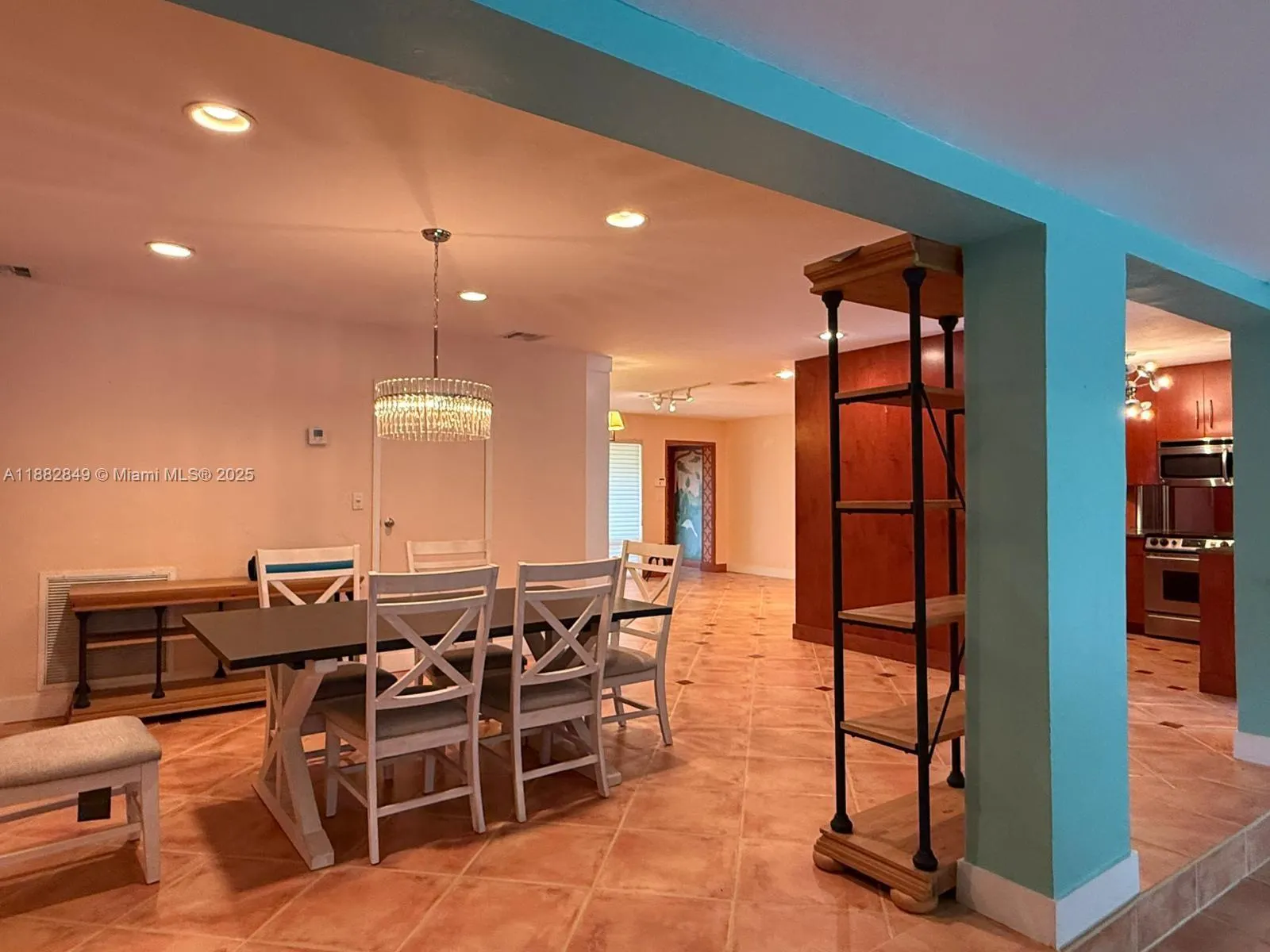 1728 NE 39th St, #NA