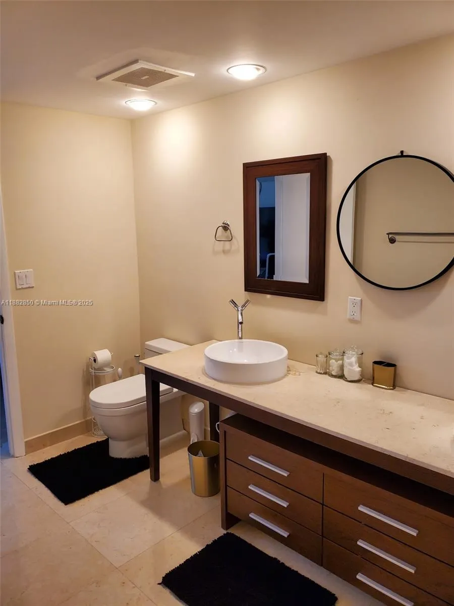 495 Brickell Ave, #707