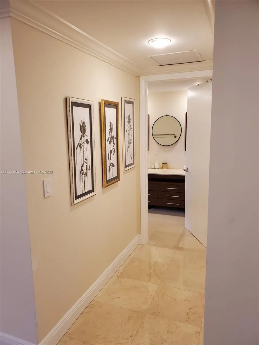 495 Brickell Ave, #707