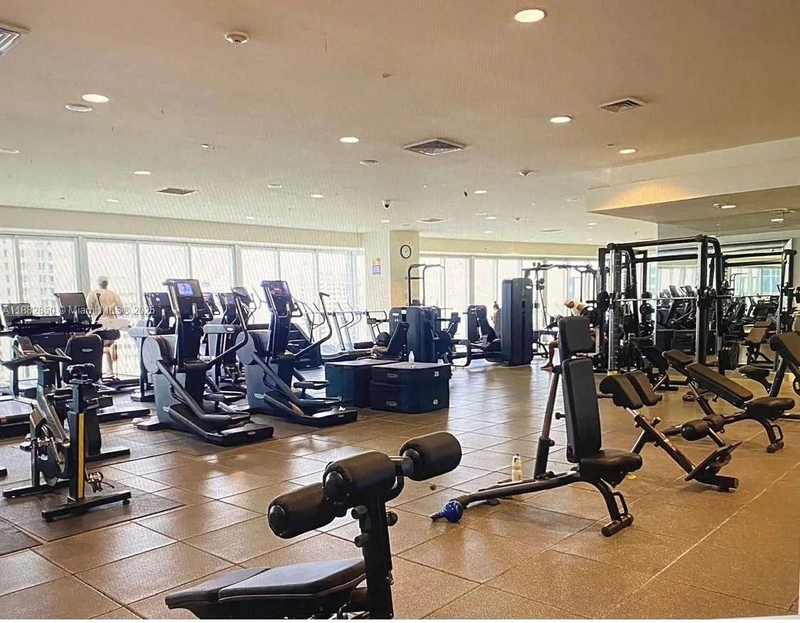 495 Brickell Ave, #707