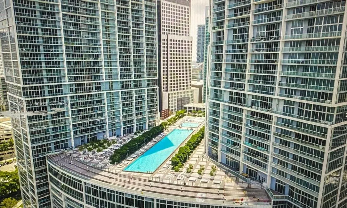495 Brickell Ave, #707