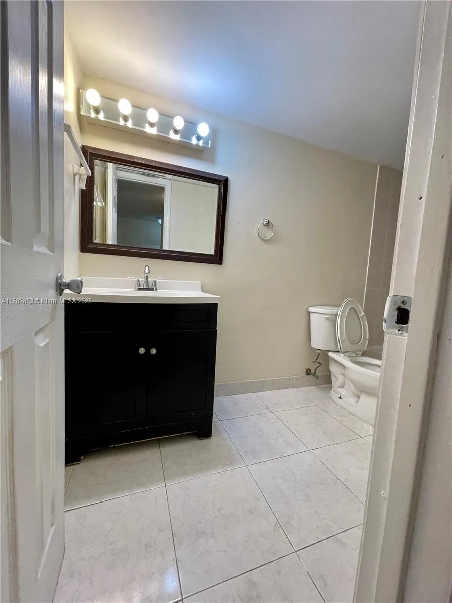 10900 SW 104th St, #308