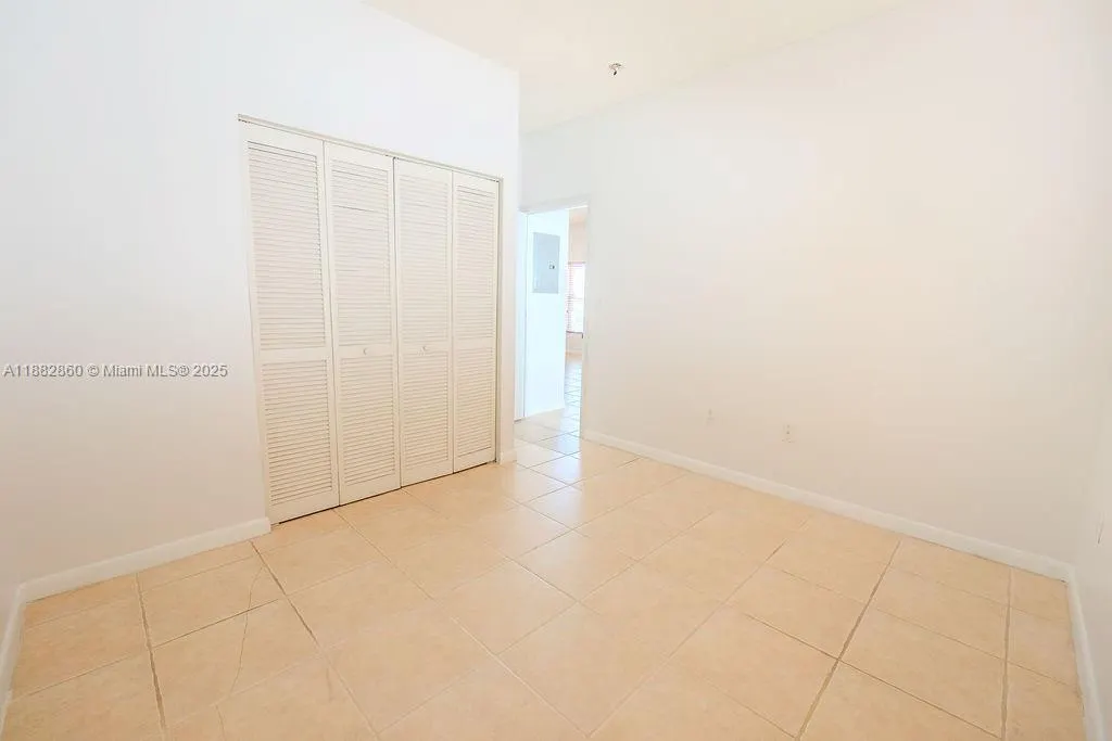 8117 NW 199th Ter
