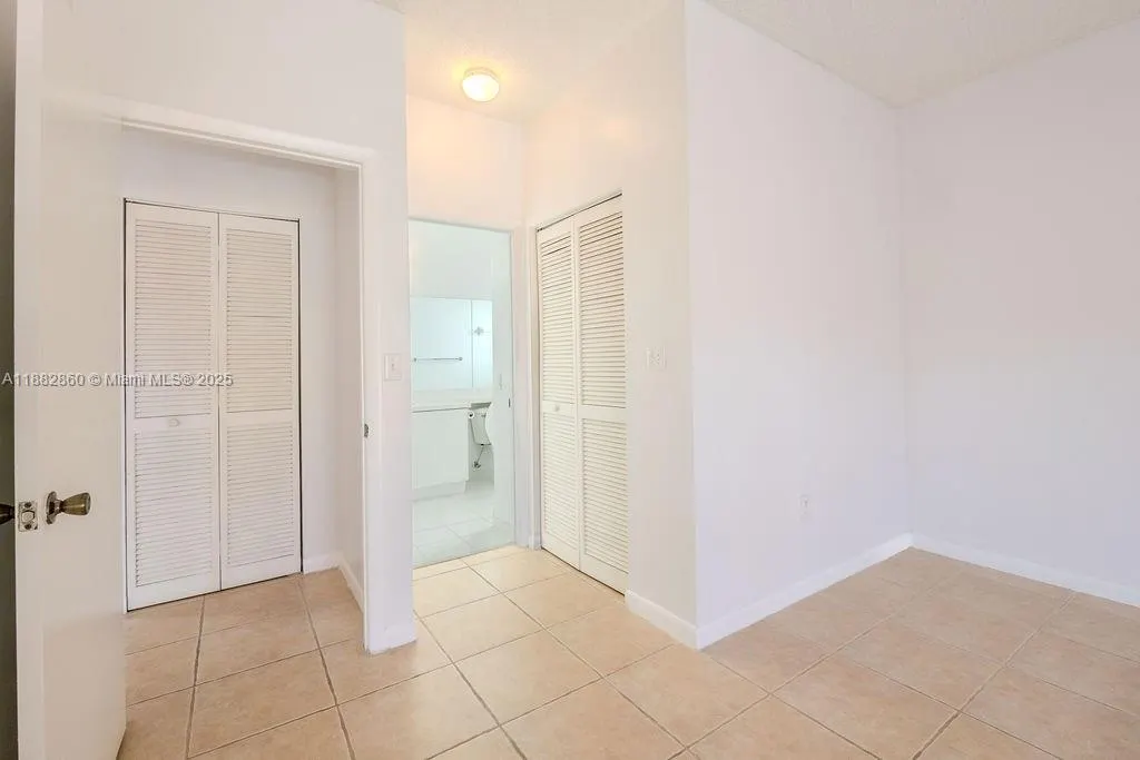8117 NW 199th Ter