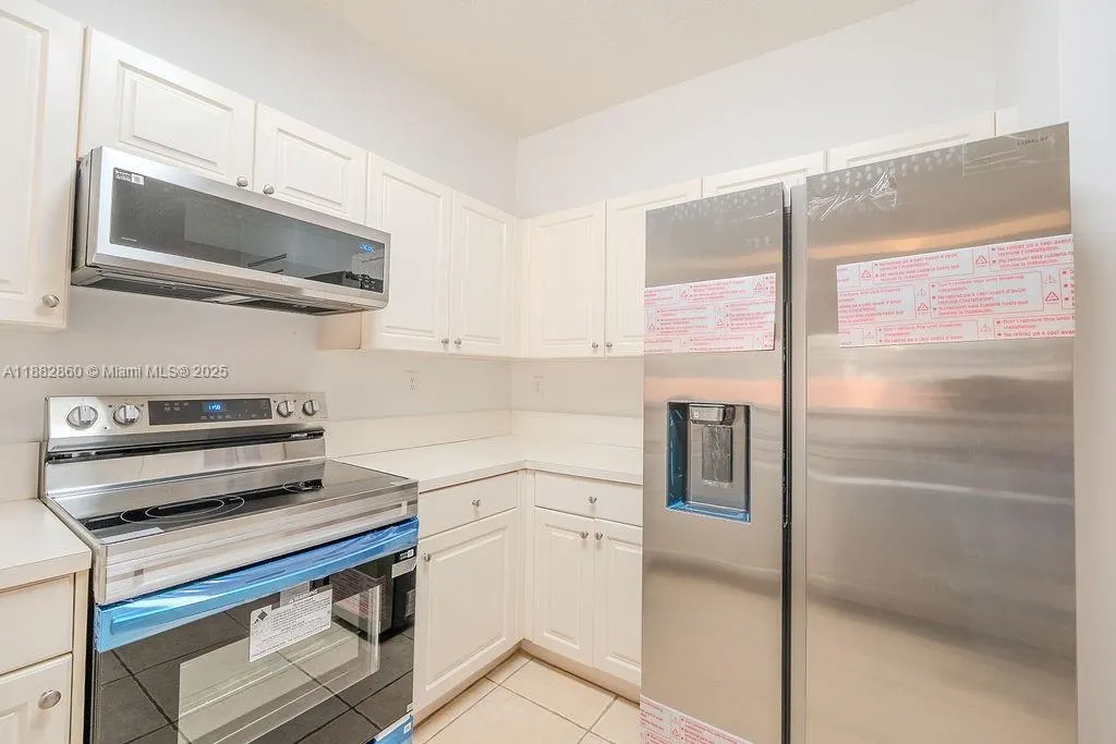 8117 NW 199th Ter
