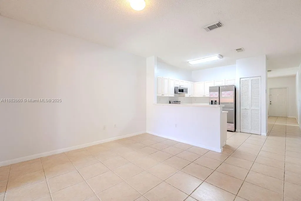 8117 NW 199th Ter