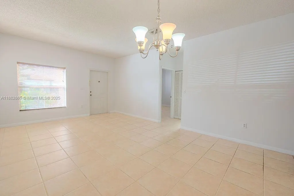 8117 NW 199th Ter