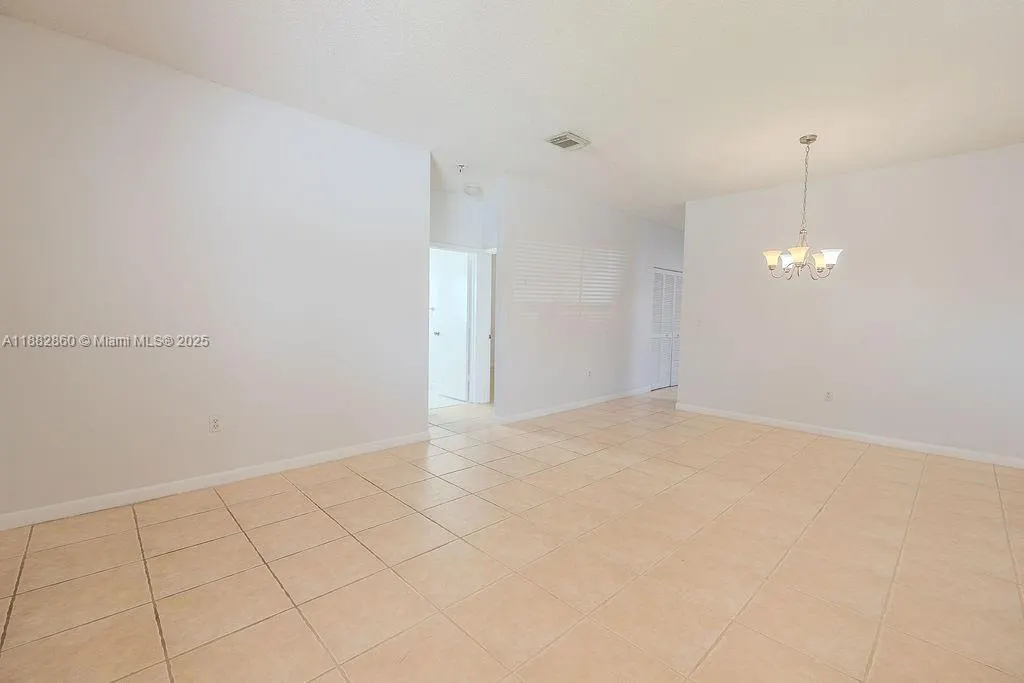 8117 NW 199th Ter