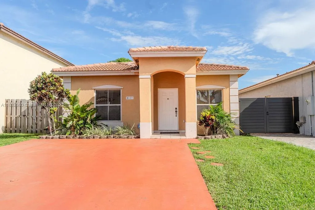 8117 NW 199th Ter