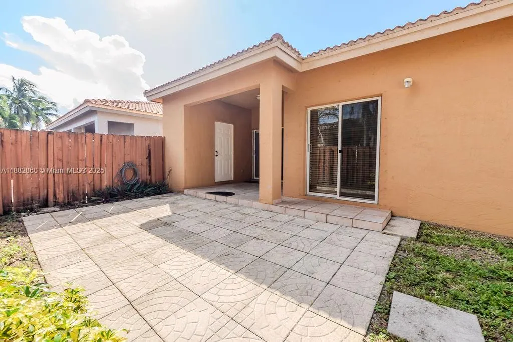 8117 NW 199th Ter