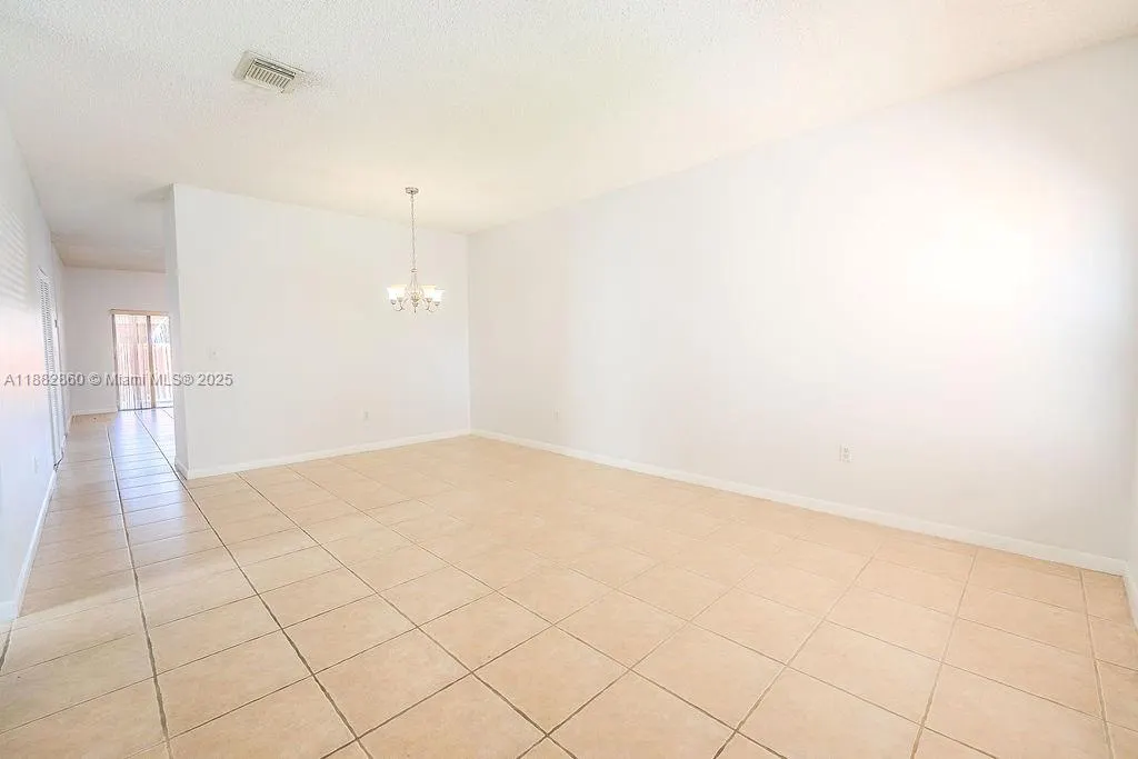 8117 NW 199th Ter