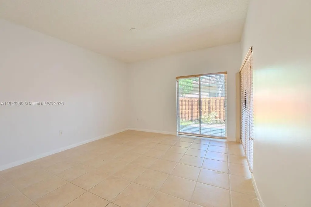 8117 NW 199th Ter