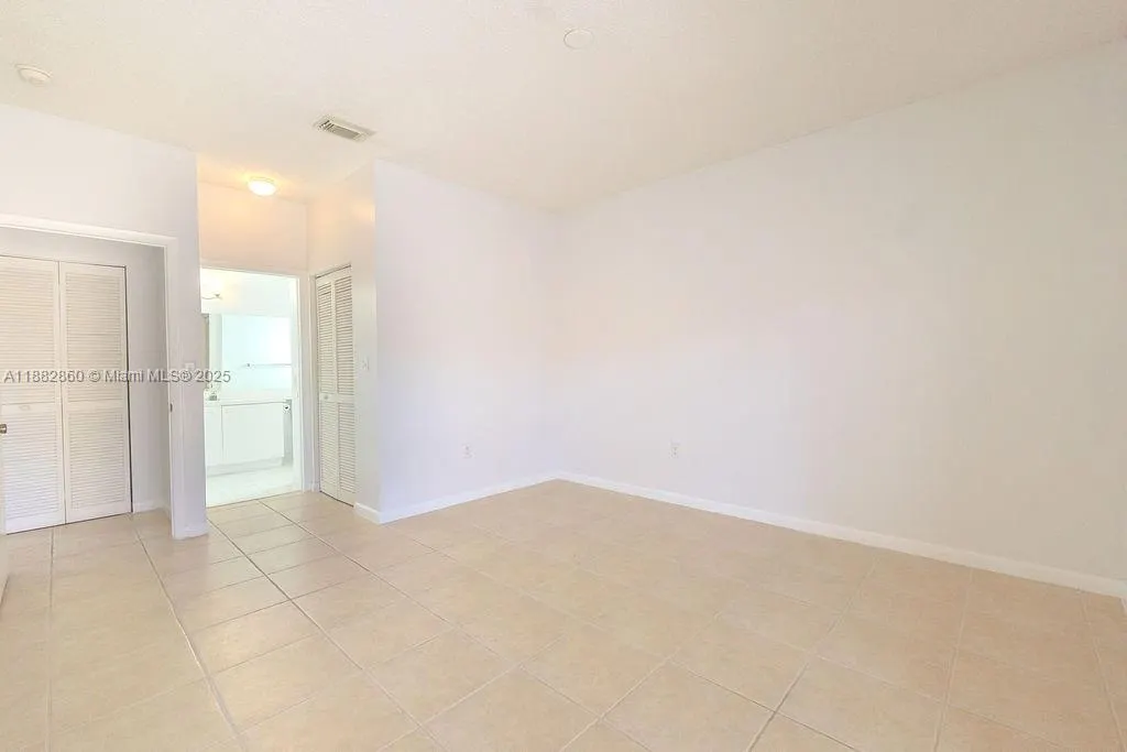 8117 NW 199th Ter