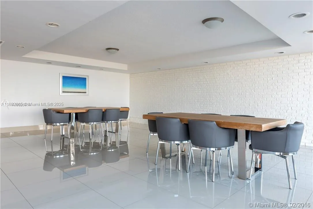 345 Ocean Dr, #408