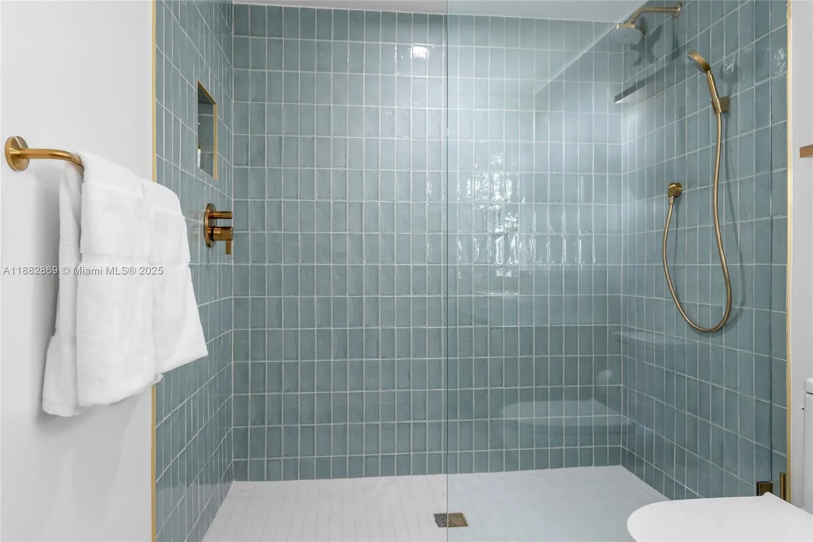 159 NE 6th St, #3301