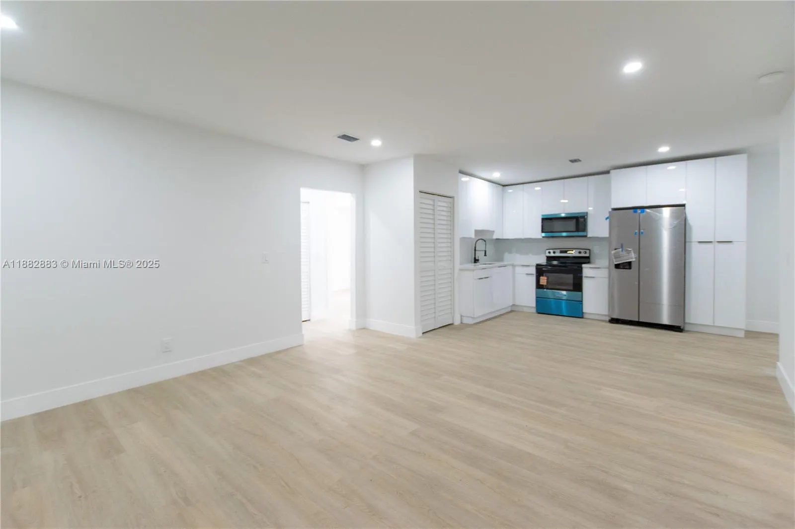 900 NW 64th St
