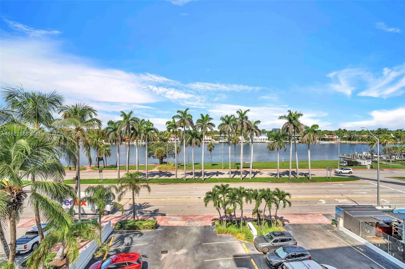5313 Collins Ave, #502
