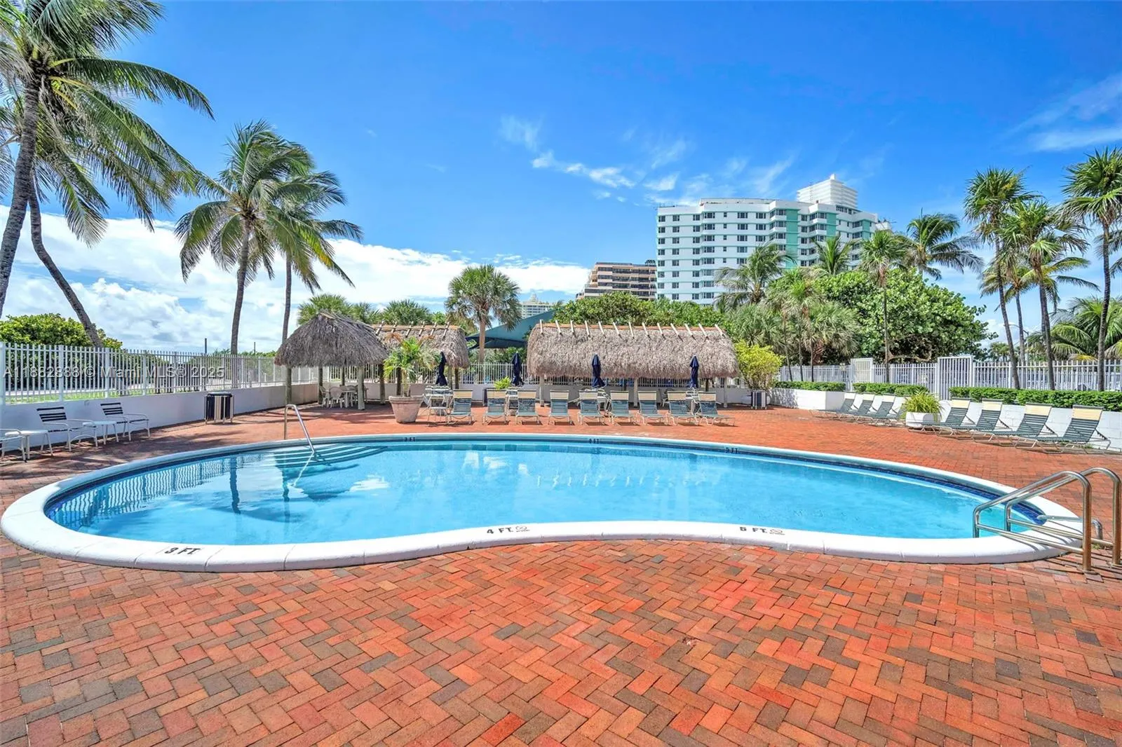 5313 Collins Ave, #502