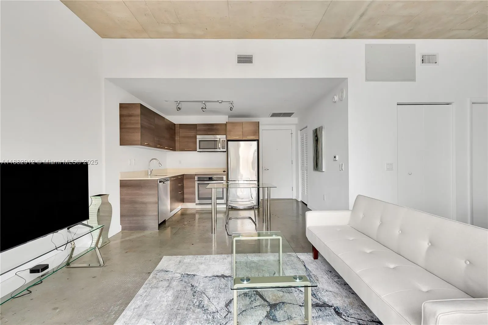 151 SE 1st St, #1107