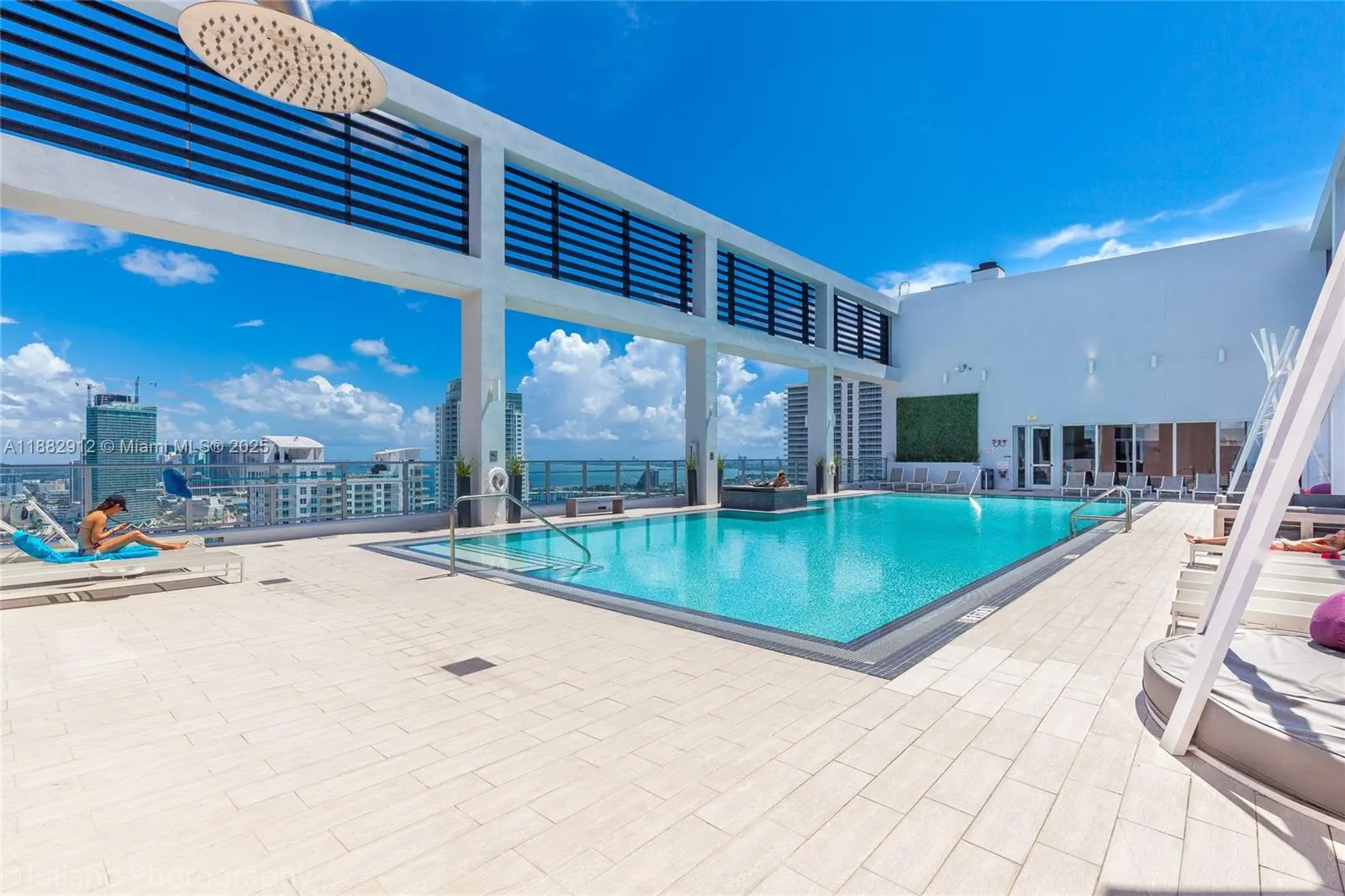 151 SE 1st St, #1107