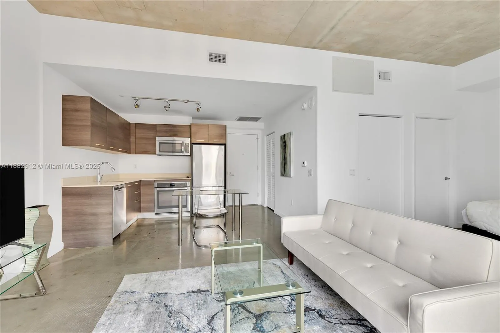 151 SE 1st St, #1107