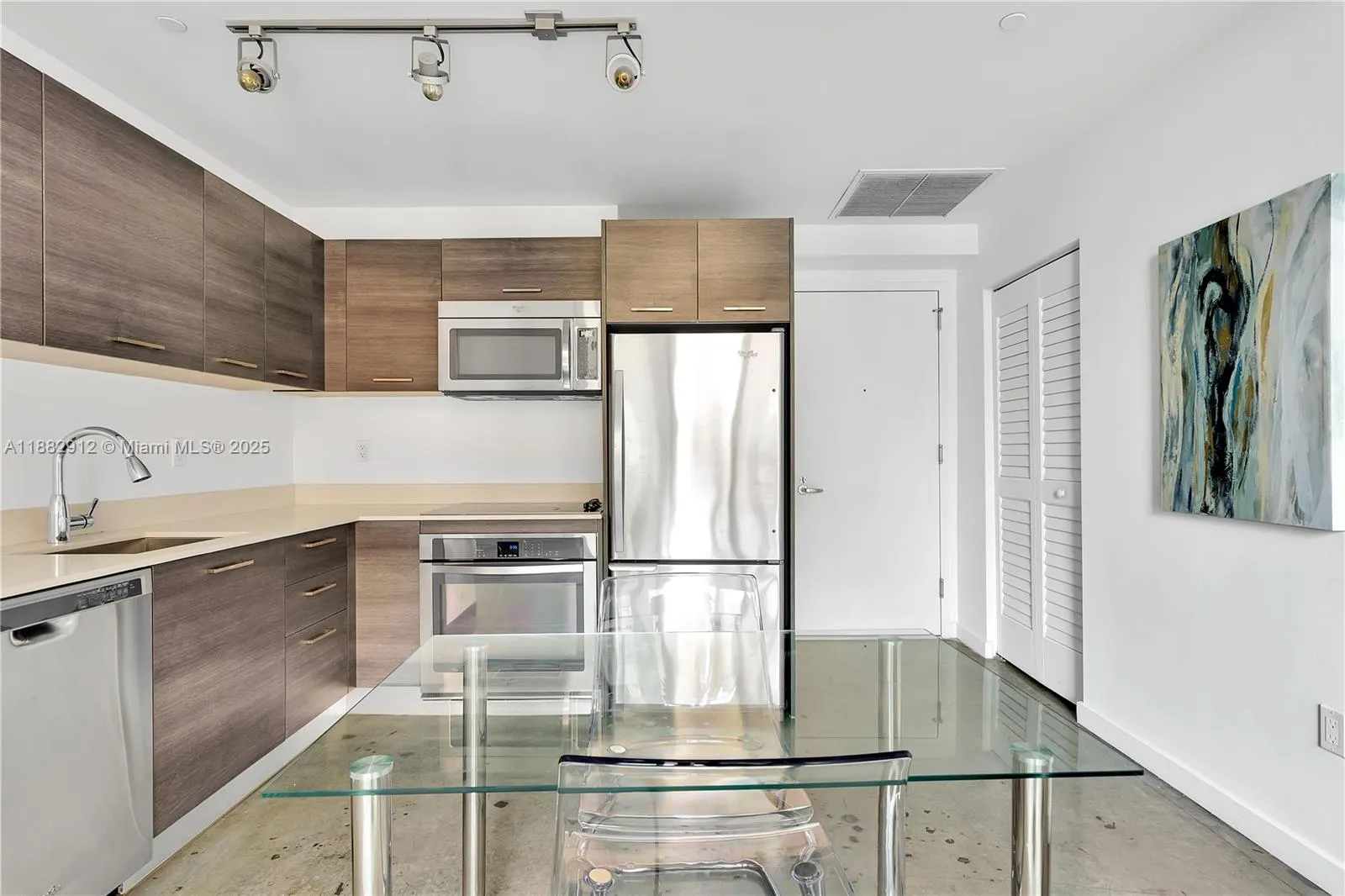 151 SE 1st St, #1107