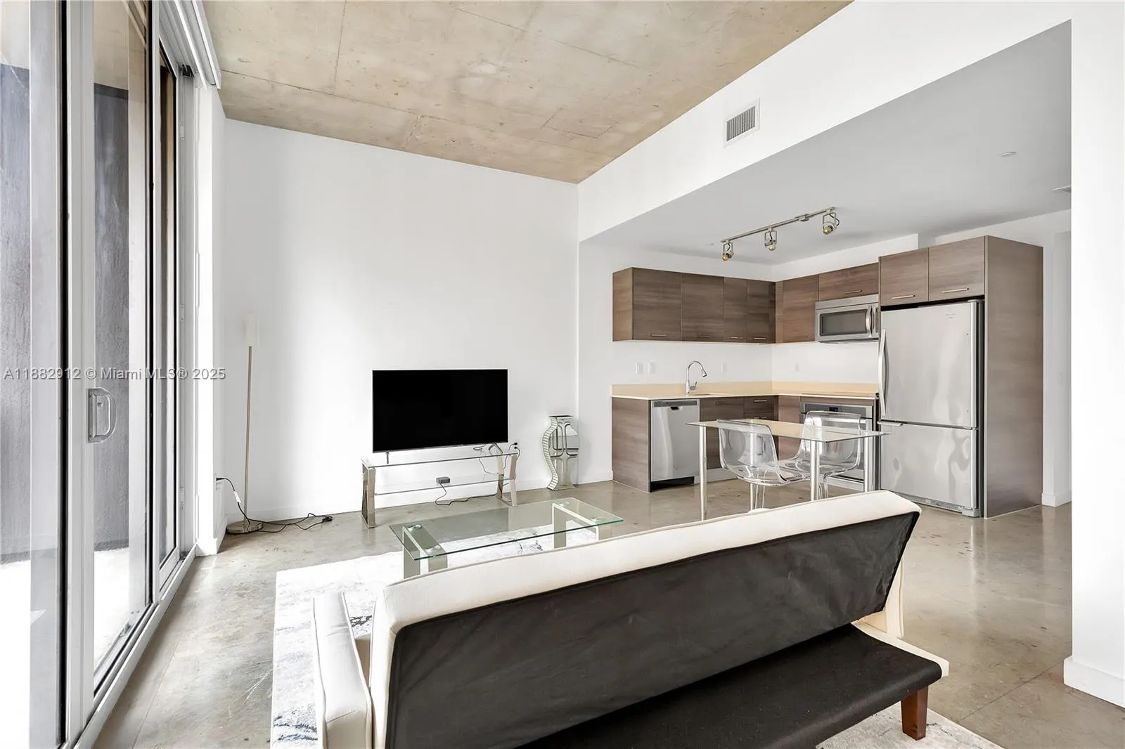 151 SE 1st St, #1107