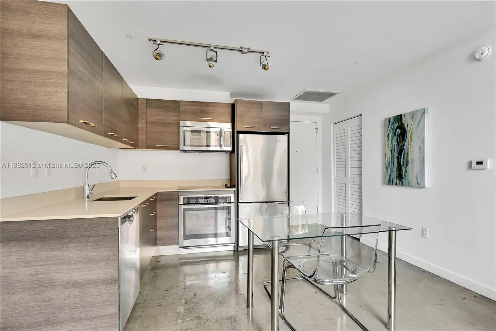 151 SE 1st St, #1107