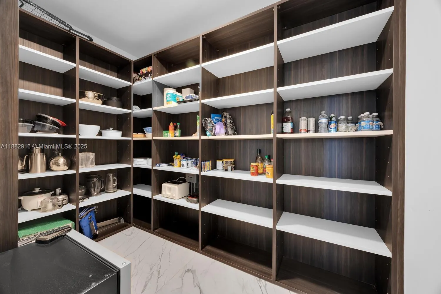 301 Altara Ave, #LPH914