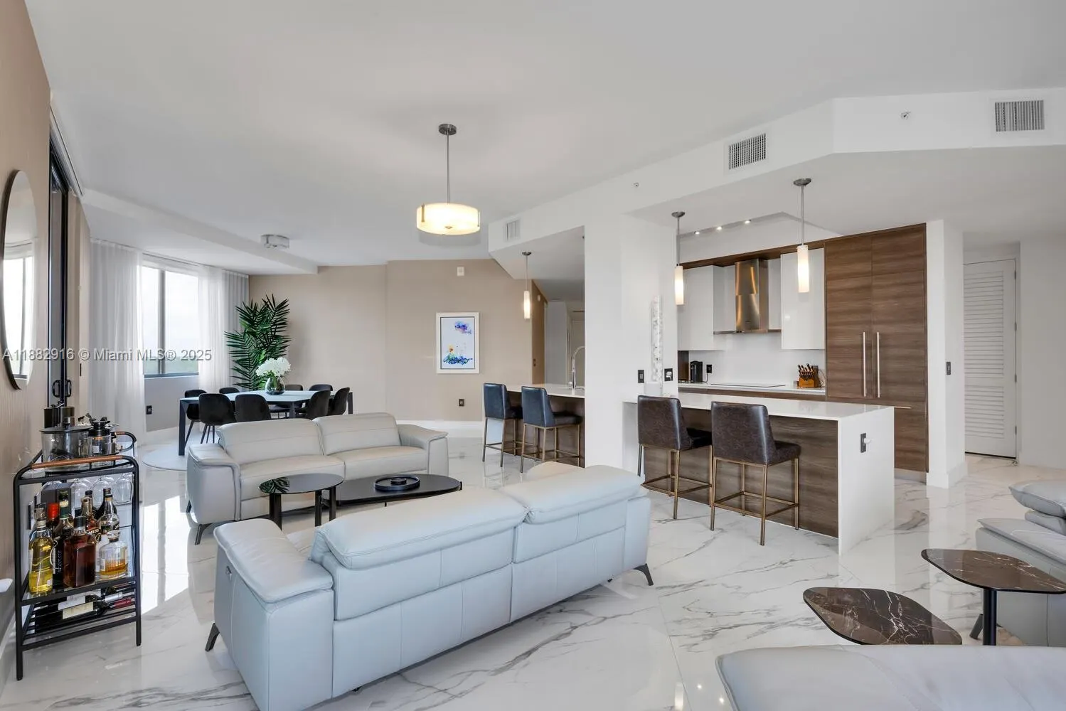 301 Altara Ave, #LPH914