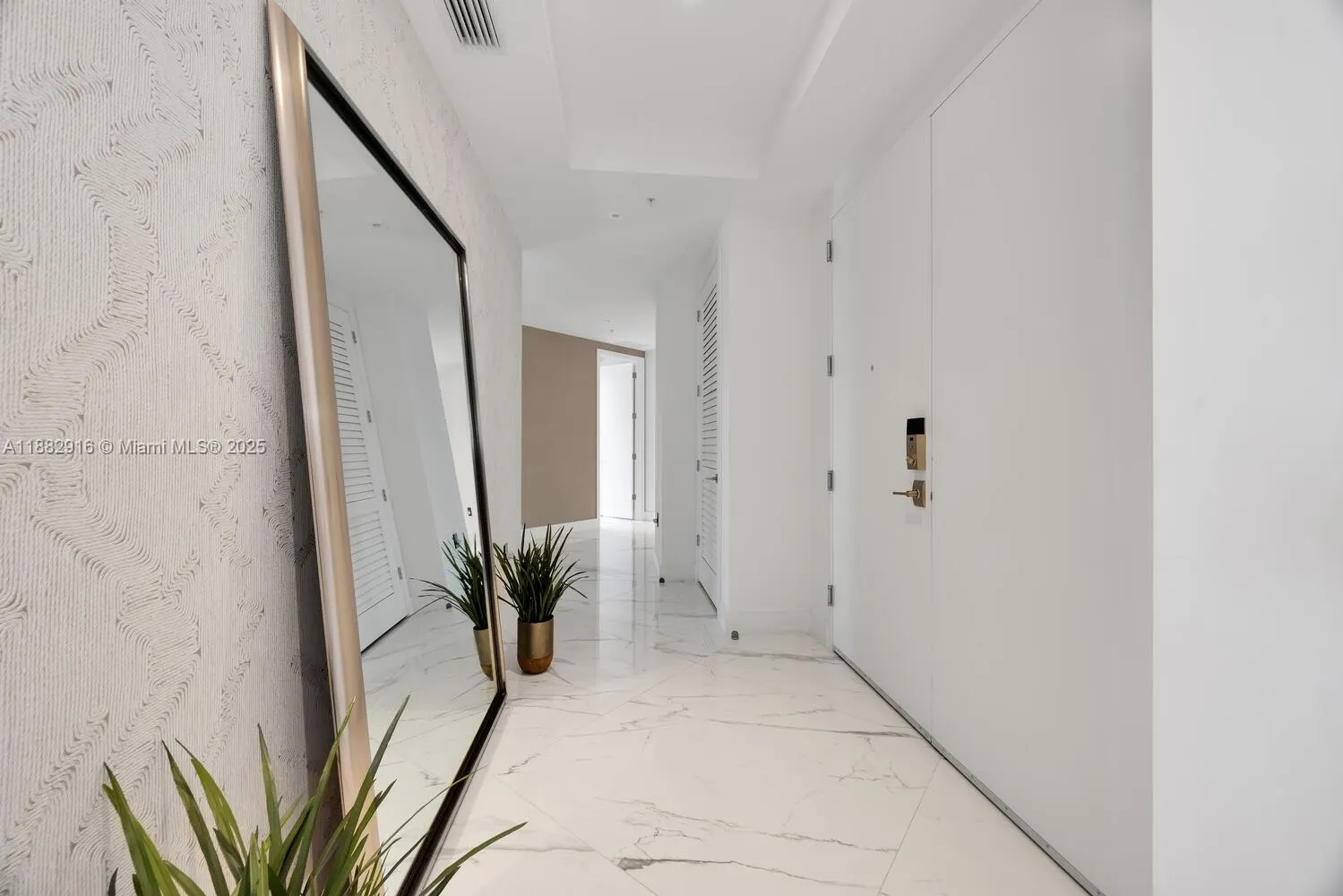 301 Altara Ave, #LPH914