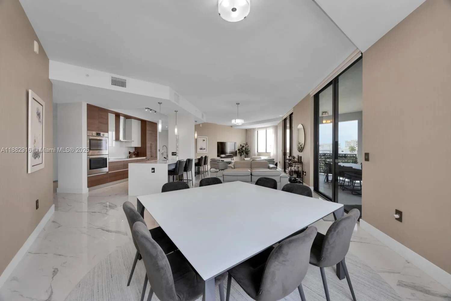 301 Altara Ave, #LPH914