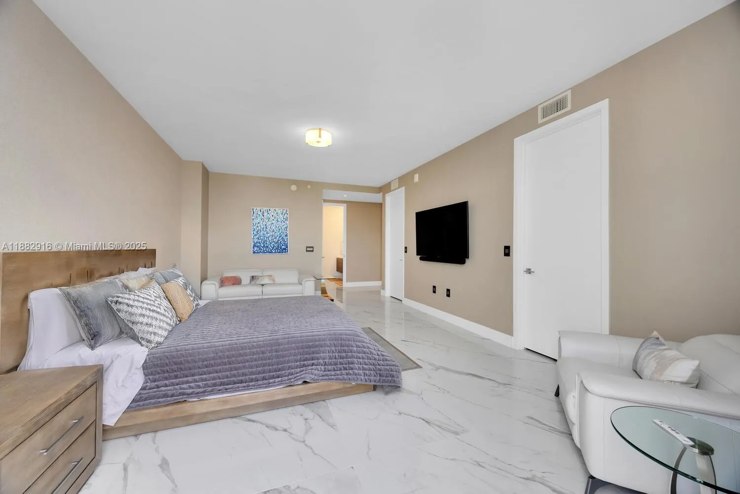 301 Altara Ave, #LPH914