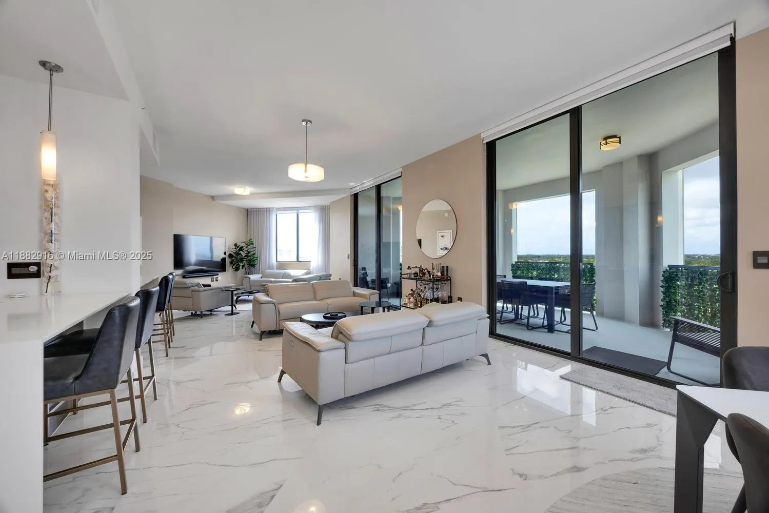 301 Altara Ave, #LPH914
