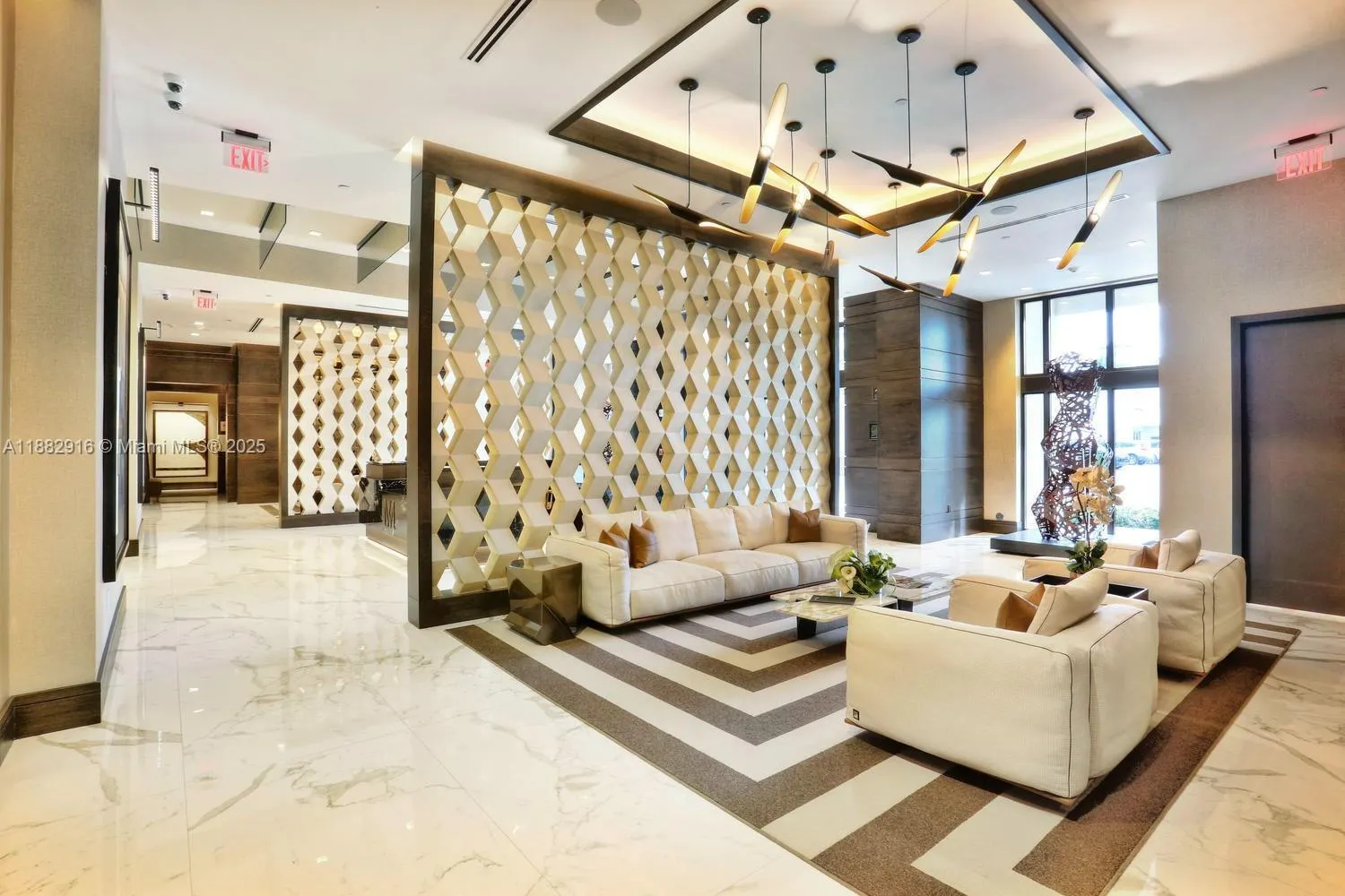 301 Altara Ave, #LPH914